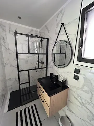 Un Coin Paisible Апартаменты Lantheuil